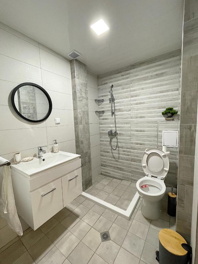 Fenix 2 Bedroom Apartment Varna Center Экстерьер фото